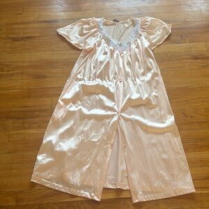 Vintage Vanity Fair Light Peach Button Down Nightgown With Pockets!